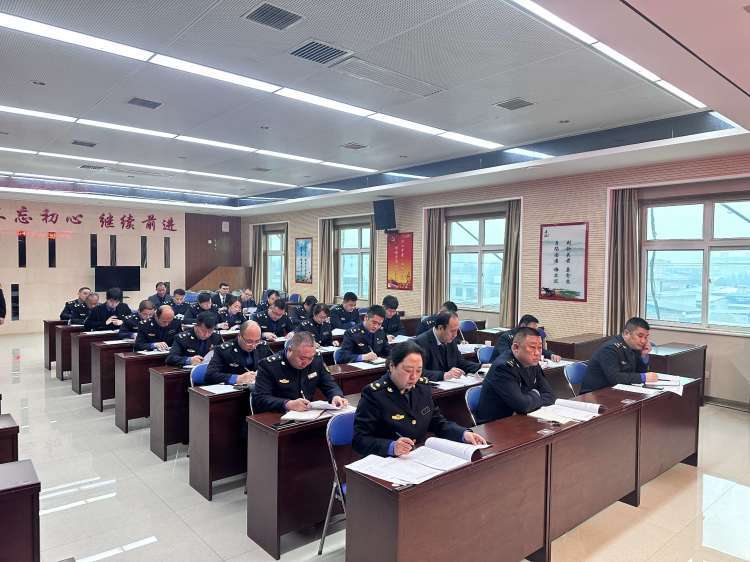 簡篇-區(qū)城管執(zhí)法局召開2023年度目標(biāo)任務(wù)考核總結(jié)匯報會