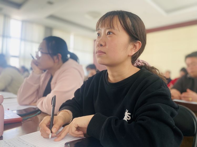 簡篇-“‘陵’距離關(guān)愛 聚全力護童成長——高陵區(qū)未成年人源頭預(yù)防治理項目”系列活動之兒童督導(dǎo)員和兒童主任能力提升培訓(xùn)