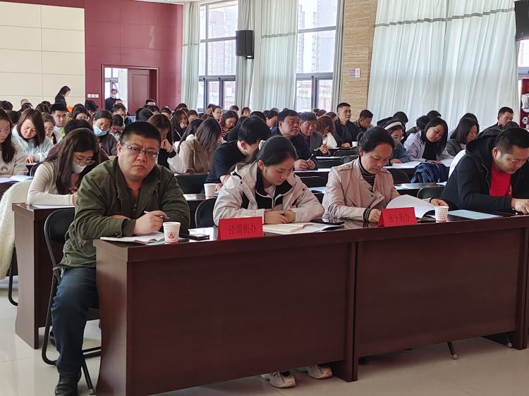 簡篇-“‘陵’距離關(guān)愛 聚全力護童成長——高陵區(qū)未成年人源頭預(yù)防治理項目”系列活動之兒童督導(dǎo)員和兒童主任能力提升培訓(xùn)